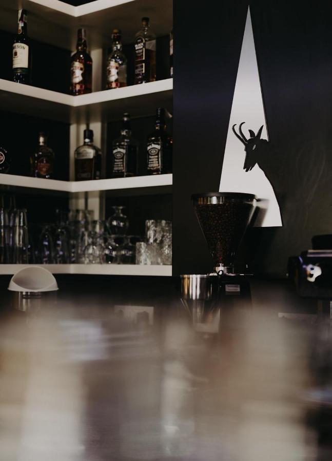 Pensiune Restaurant Capra Neagra Moisei Exteriör bild